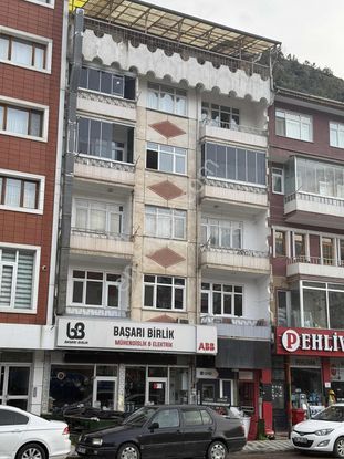 Belediye Karşısın Da 2+1