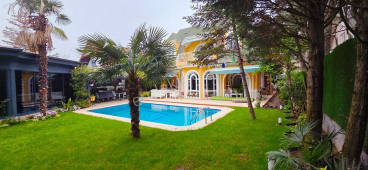 Çamlıbelde Sitesi 480m2 Bahçeli Havuzlu Triplex 4+2 Satılık Villa