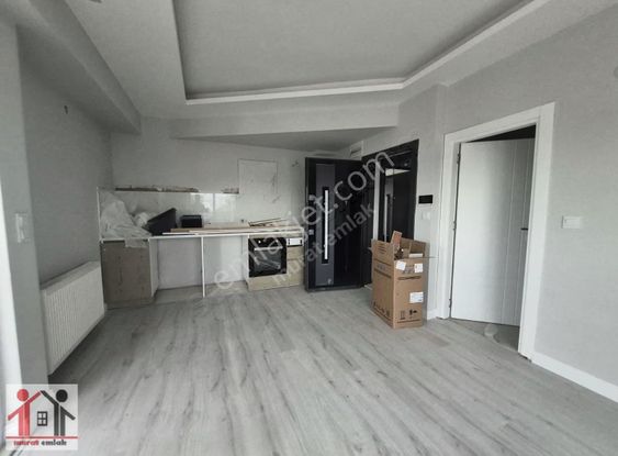 Devlet Hastanesi Ve Konyaaltı Cad.yakını Sıfır Binada 2+1