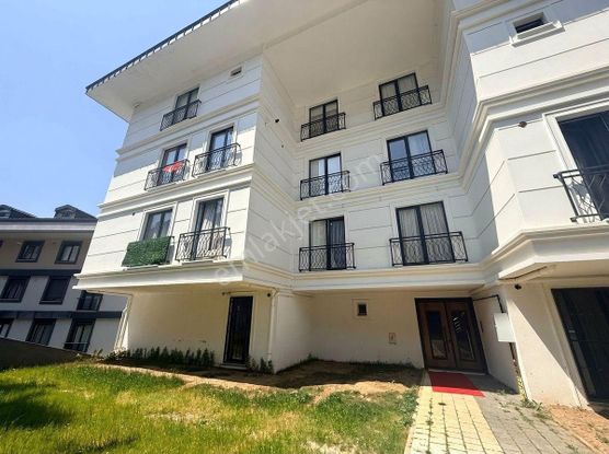 Çengelköy Güzeltepe 'de Yeni Binada Ferah Satılık 2+1 Daire