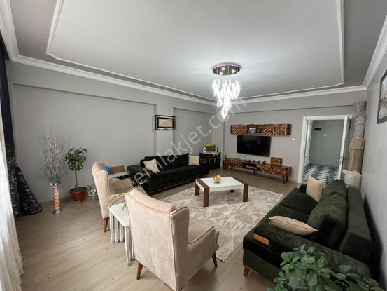 Selimbey Mahallesinde 3+1 Satılık Site İçi Daire
