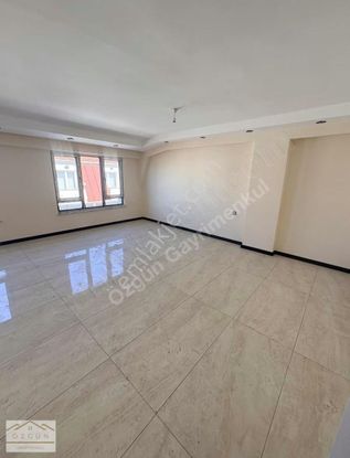 Sütlüce Mahallesinde Satılık 4+1 Dubleks Daire