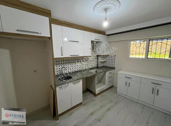 Pelitlibağ'da 105 M2 2+1 İçi Yapılı Daire