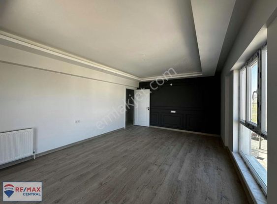 Remax Central Seyrantepe Mah Arakat Geniş Daire