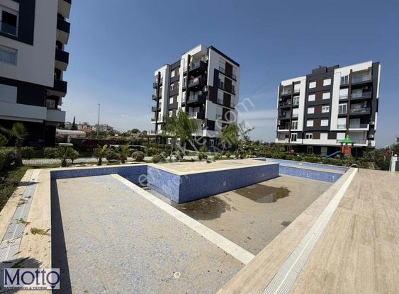 Villa Tadında Havuzlu Site 2+1 Satılık Daire