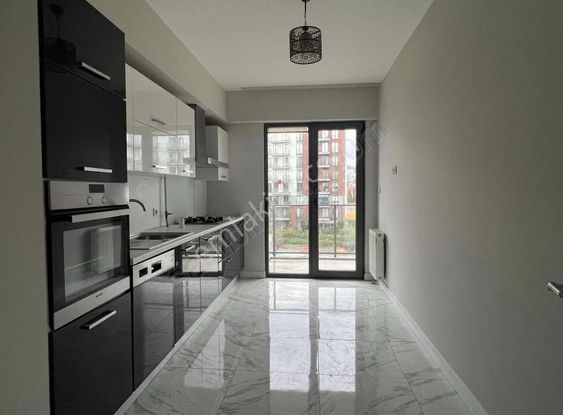 Suryapı Gölbahçe Uzmanı Suna Çakmak'tan Satılık 3+1