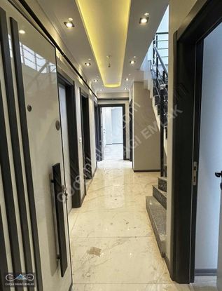 Yalova Merkezde Satılık 6+1 Dubleks Daire 230m²