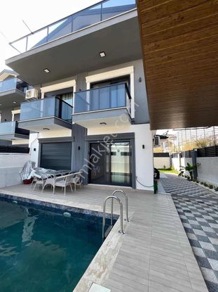 Satılık Tam Müstakil 4+1 Villa