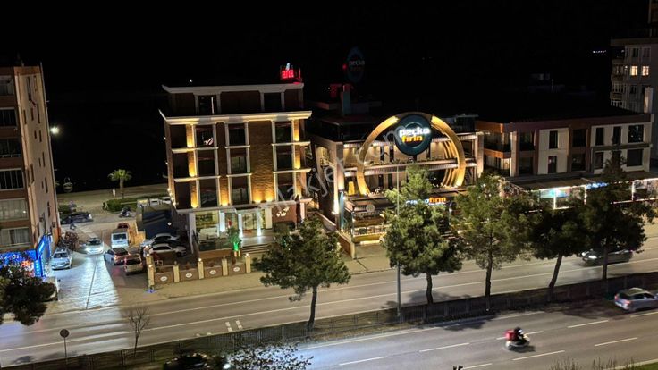 Sahibinden Atakum Peçko Karşısı Müstakil Dükkan