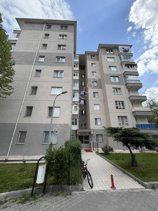 Polat Live'dan Metro Yakını Asansörlü Yapılı Satılık 3+1 Daire