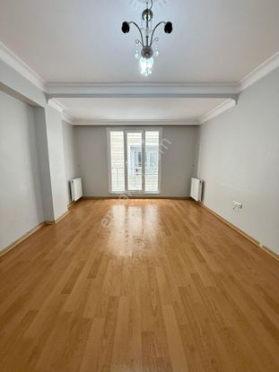 Üçevler Mahallesinde Kiralık Ara Kat 2+1 Daire