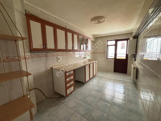 Ufuktepe Cadde Üzeri Kiralık 3+1