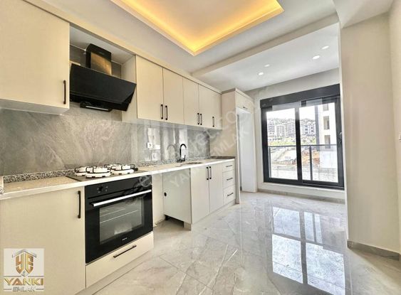 F'çakmak'ta_2+1 100m2_havuzlu Site'de Ebeveyn Banyolu Katta
