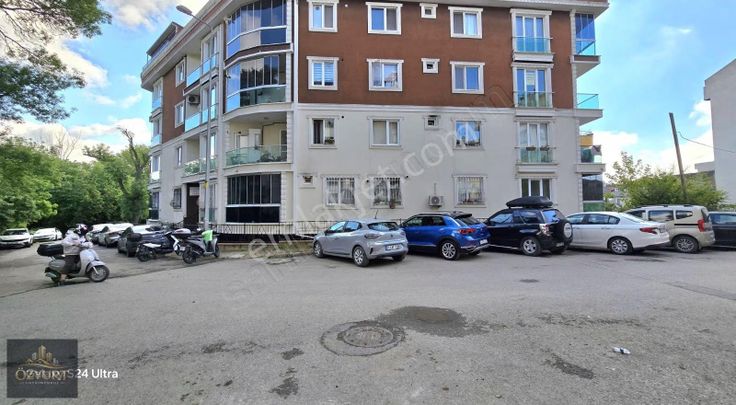 Merkez Mahallesinde Asansörlü Arakat Daire