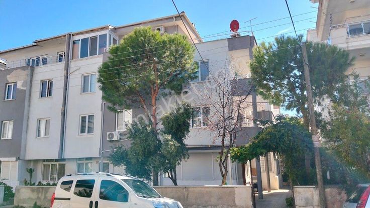 Ayvalık Sarımsaklı Merkezde Denize Yakın 2+1 Satılık Daire