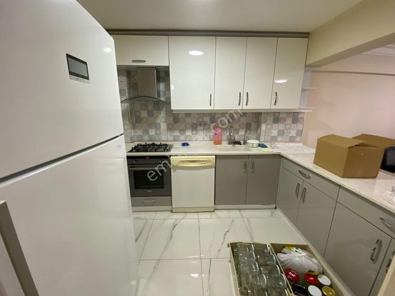 Balçova Çetin Emeç'te Satılık 3+1 Tadilatlı Ferah Daire