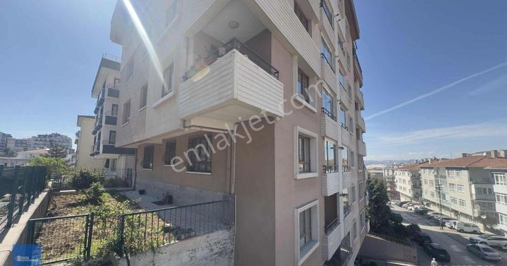 Kolej Kızılay Kuyucak Sokakta Ara Kat