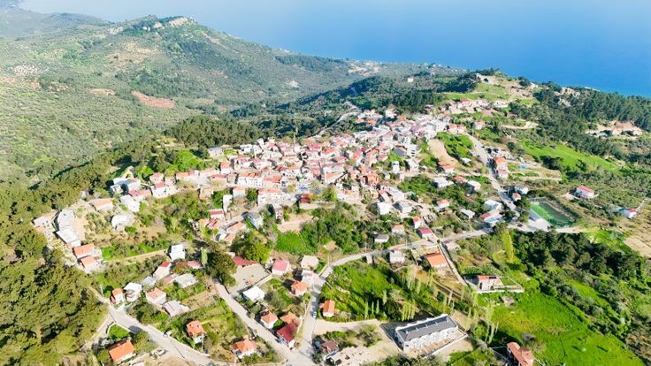 Assos Sazlı Köyünde 3+1 Müstakil Taş Ev