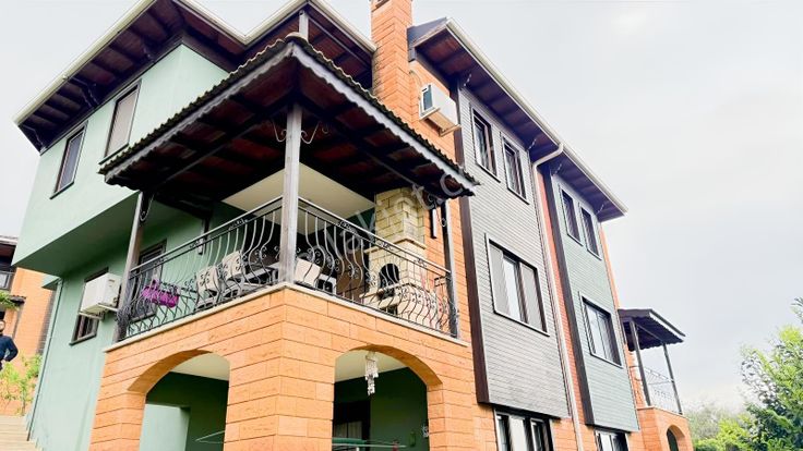 Remax İlknur Doğan Sapanca Satılık Villa
