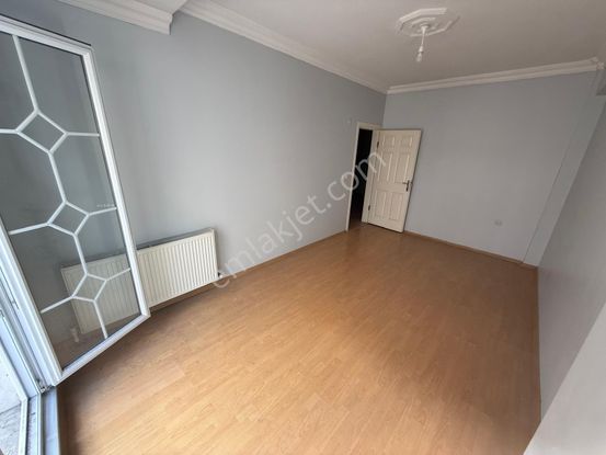 Esenyurt Üçevler Mahallesi Balkonlu 2+1 Satılık Daire