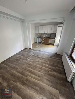 Seç Emlak'tan Abdülkadir Devlet Hast. Karşısı 1+1 Kiralık Daire