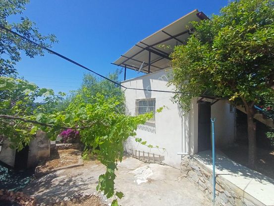 Kazıkli Mahallesinde Esyali Satilik 2+1 Köy Evi