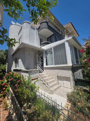 Denize Yürüme Mesafesinde Müstakil Bahçeli Villa