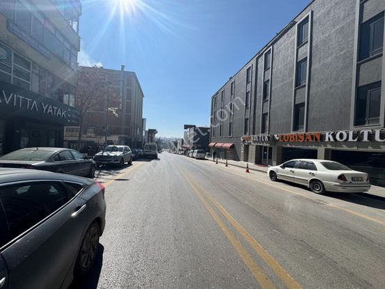 Sitelerde Altınay Caddesi Üzerinde 3 Katlı Komple Satılık Bina