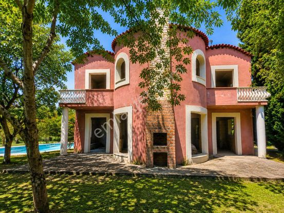 Re/max Ay'dan Kırkpınar Konaklarında Satılık 4+1 Villa