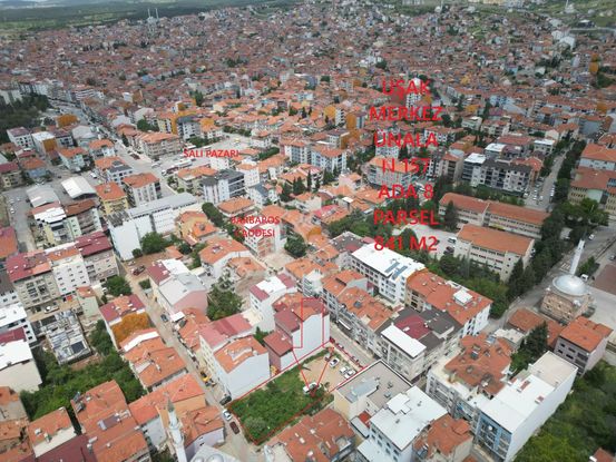 Favori'den Barbaros Cd 841 M2 Köşe Parsel | B-4 İmar
