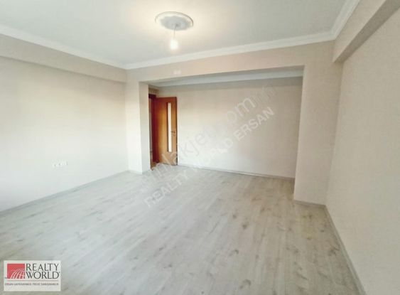 Göktürk'te 100m² 2+1 Satılık Arakat Daire