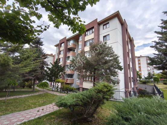Etimesgut, Elvankent'te Site İçerisinde Satılık Geniş Daire