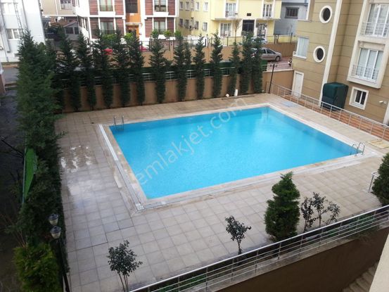 Şerifali Selimoğlu Lavella 6 Sit. Ara Kat Balkonlu Havuzlu 3+1