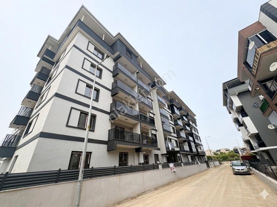 Seyrek Merkezde Bahçeli Geniş 55 M2 Net