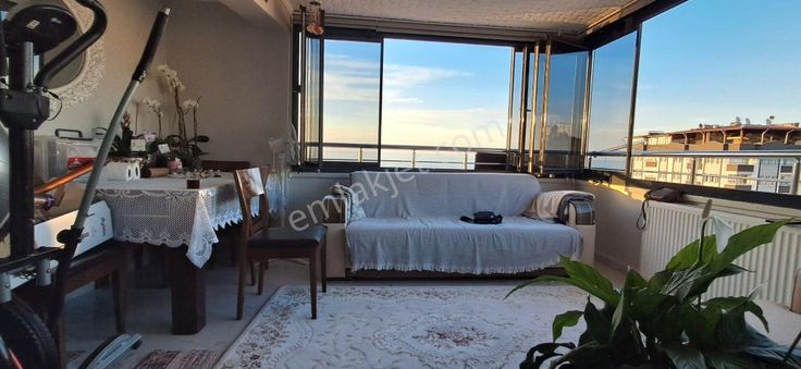 Atakum Esenevler'de Deniz Manzaralı Satılık 2+1 Daire