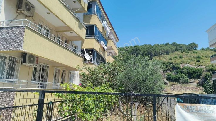Sarımsaklıda Orman Manzaralı Bahçe Kullanımlı 3+1 Satılık Daire
