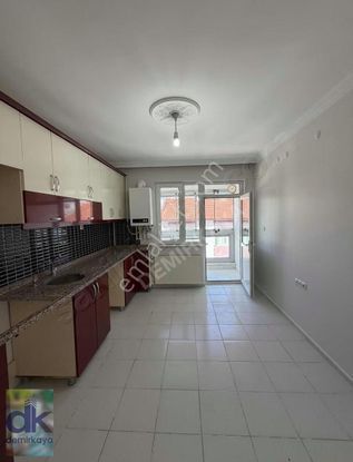 P- Emek Mahallesi Ertaş Caddesi Dibi 3+1 Satılık Daire