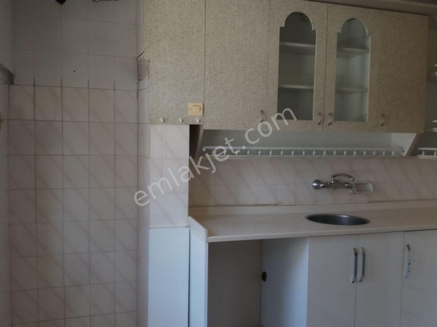 Izmir Bornova Zafer Mahallesi Kiralik Daire Ilanlari Ve Fiyatlari