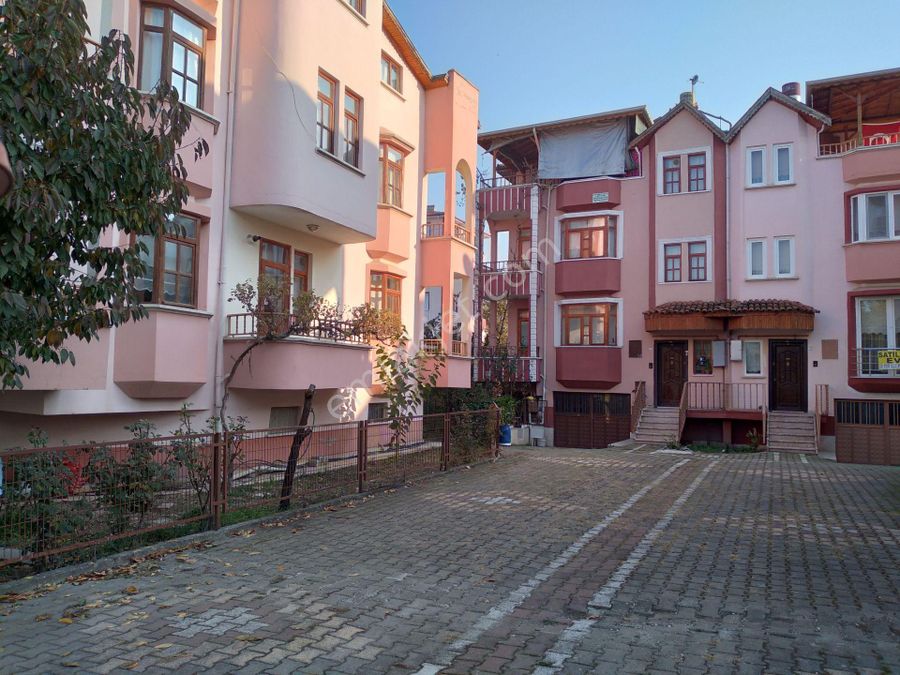 turhal da satilik mustakil evler evde ekmek yapimi