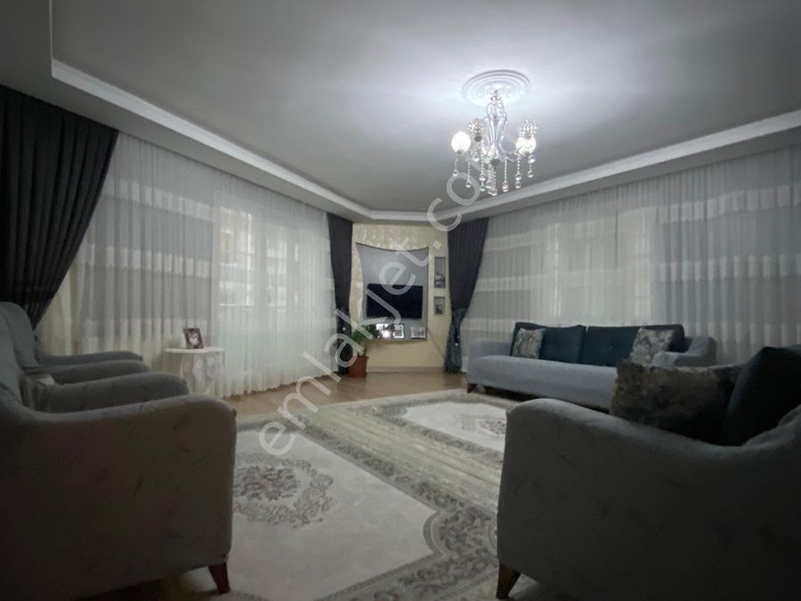 Esenyurt Ucevler Mahallesi Satilik Ev Emlakjet