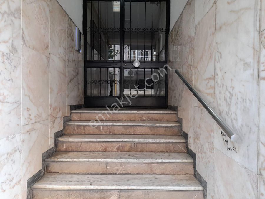 Konak Goztepe Mahallesi Satilik Daire Emlakjet