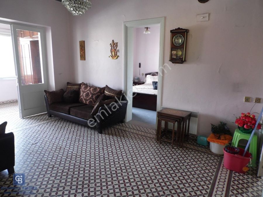izmir urla kiralik isyeri emlakjet