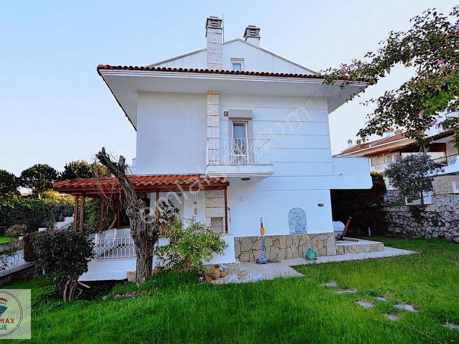 cesme dalyan mahallesi kiralik villa emlakjet