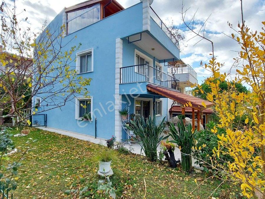 izmir guzelbahce satilik villa ilanlari ve fiyatlari