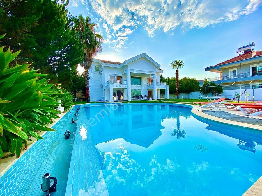 antalya serik emlak ofisinden satilik villa emlakjet