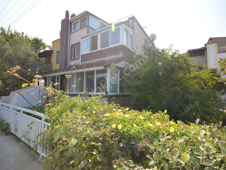 urla torasan mahallesi emlak ofisinden satilik villa emlakjet